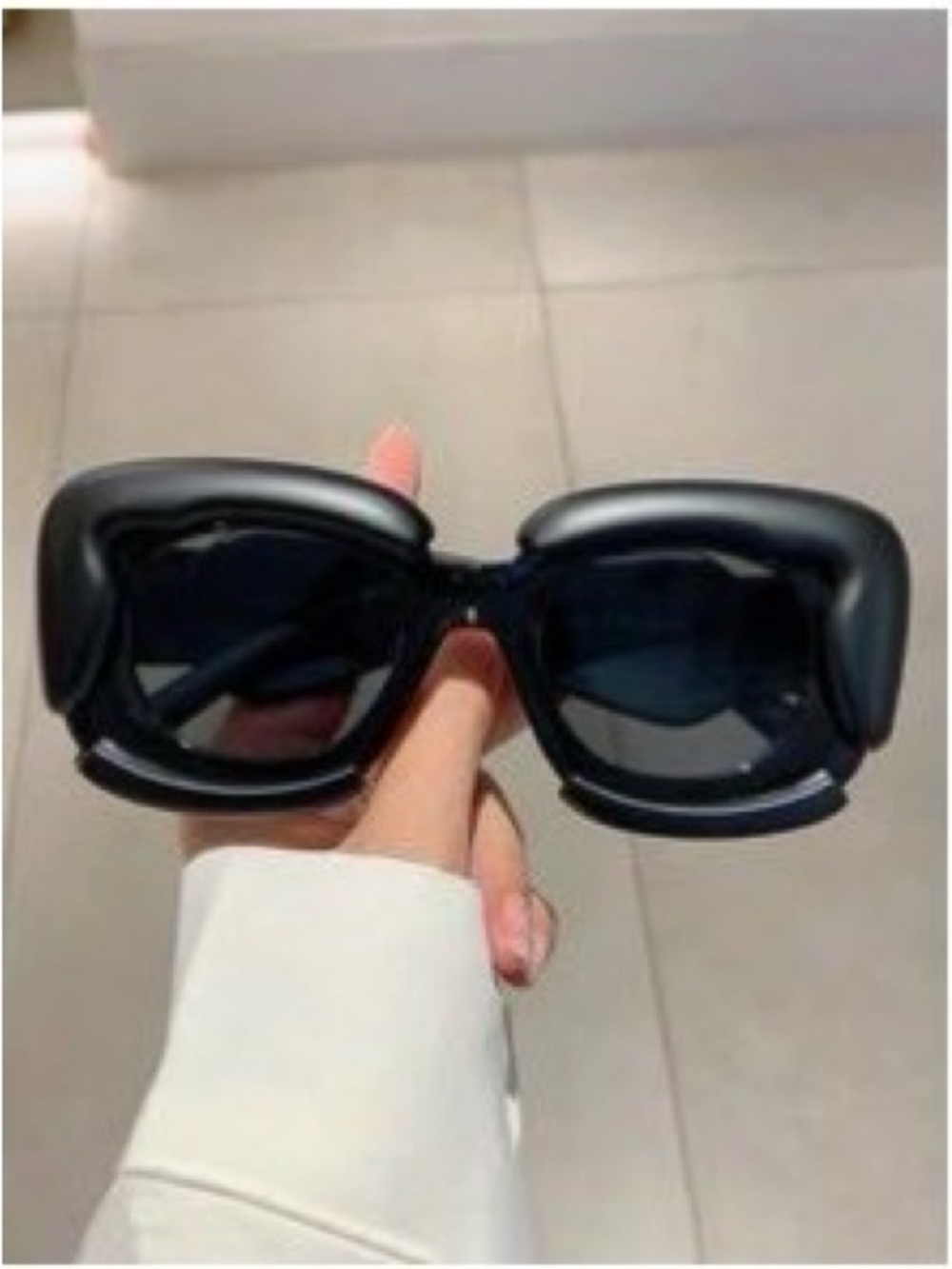 Classic Black Oversized Women's Sunglasses